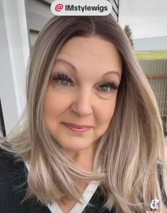 Brenda Collection - Sunny 13*4 Free parting lace front wigs shoulder length with A - line cutting - Imstylewigs